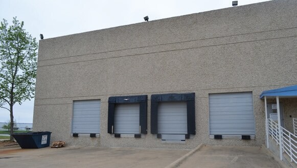 More Photos Of 601 E Corporate Dr, Lewisville Light Distribution For Lease