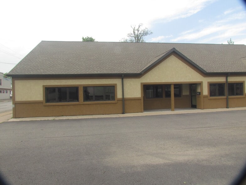 Primary Photo Of 1915 N 6th St, Wausau Office For Lease