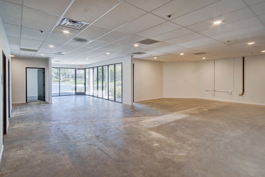 More Photos Of 11990 Hertz St, Moorpark Warehouse For Sale