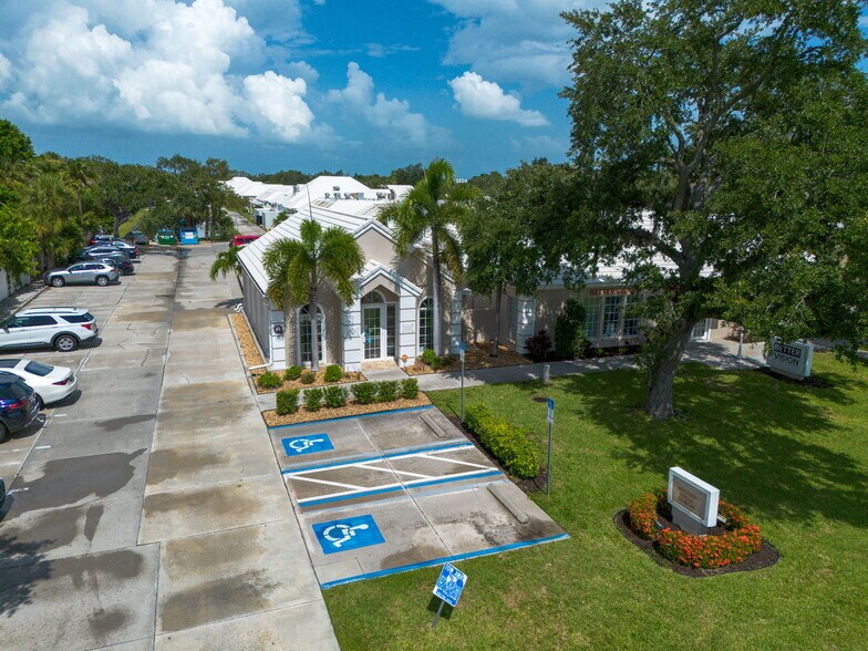 More Photos Of 3900 Clark Rd, Sarasota Medical For Lease