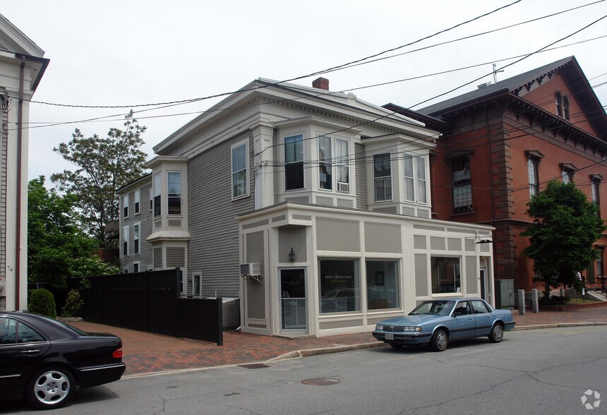 More Photos Of 66-68 Pleasant St, Newburyport Storefront Retail Office For Lease