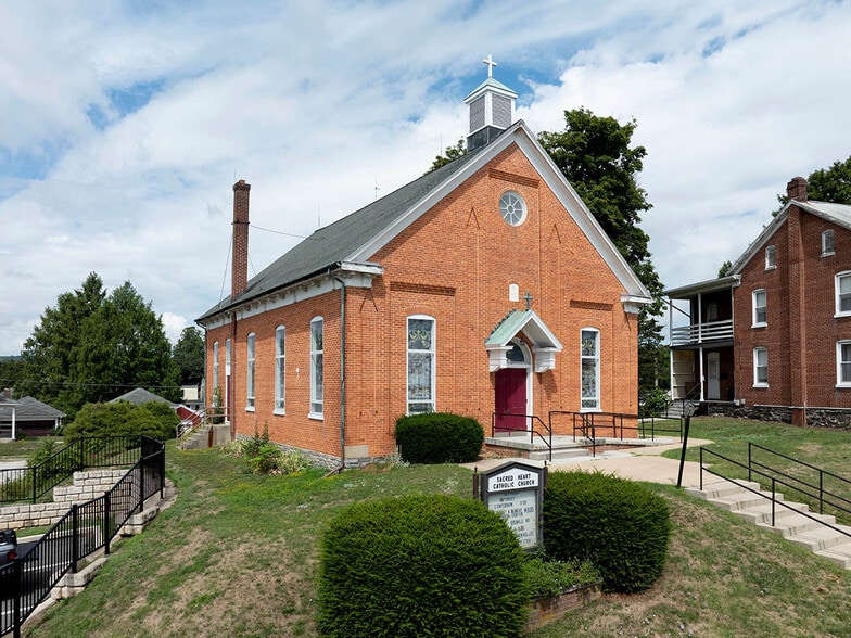 Primary Photo Of 152 N Main St, Spring Grove Specialty For Lease