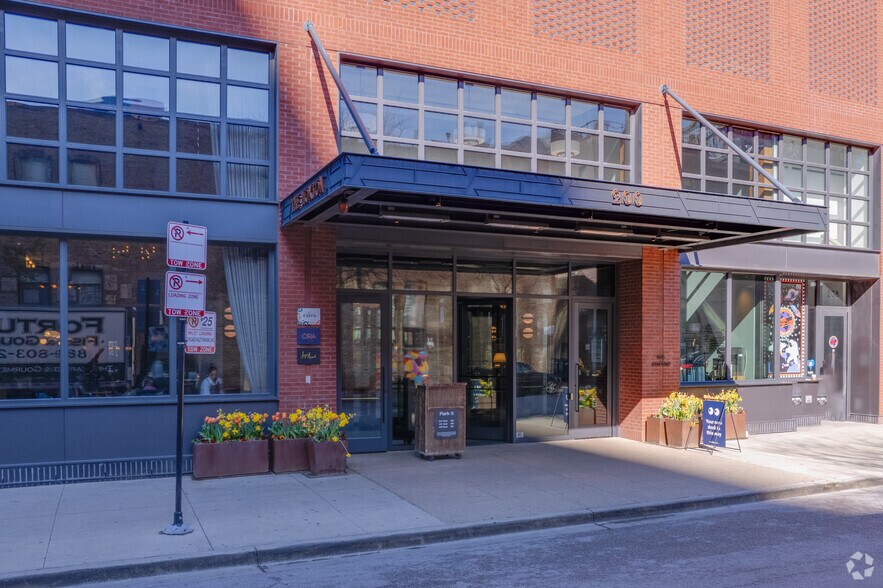 More Photos Of 200 N Green St, Chicago Hotel For Lease