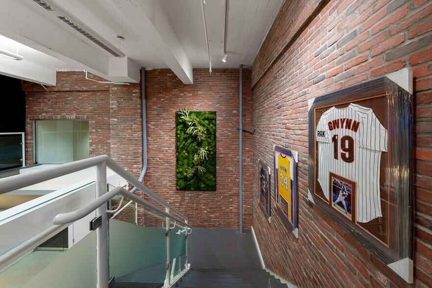 More Photos Of 950 6th Ave, San Diego Office For Sale