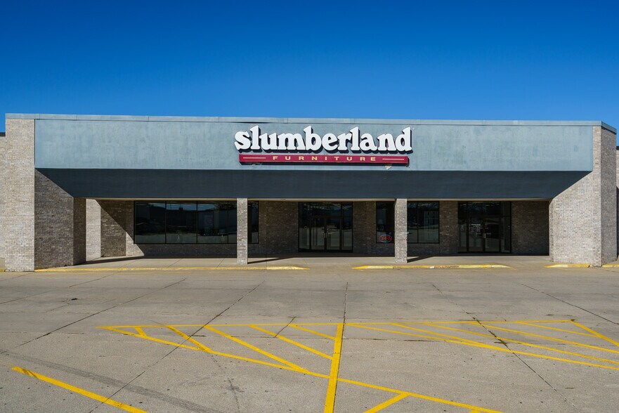 More Photos Of 919 S 20th St, Norfolk General Retail For Lease