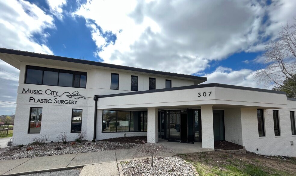 More Photos Of 307 Southgate Ct, Brentwood Medical For Lease