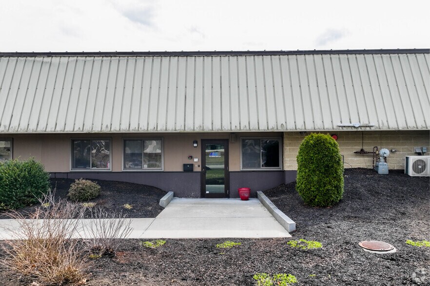 More Photos Of 6 Norfolk Ave, Easton Warehouse For Lease