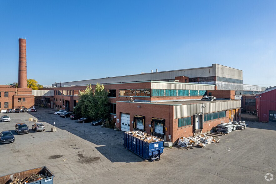Primary Photo Of 1 Rue Provost, Montréal Warehouse For Lease
