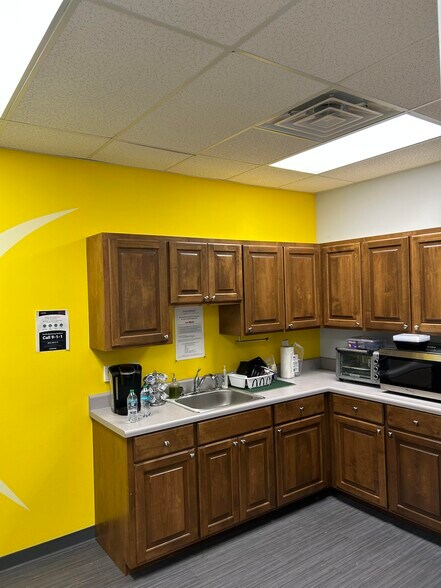 More Photos Of 296 E Blackstock Rd, Spartanburg General Retail For Sale