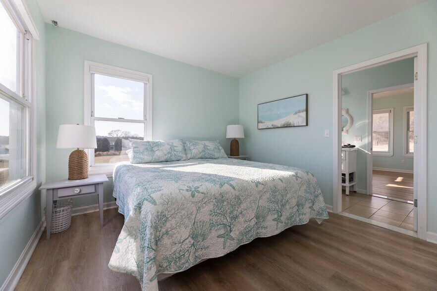 More Photos Of 830 Stonington Rd, Stonington Marina For Sale