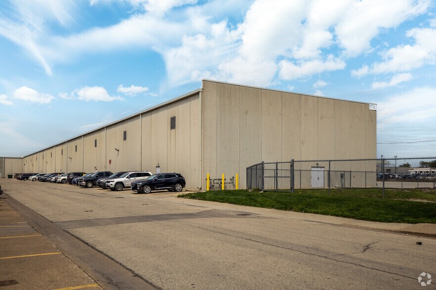 More Photos Of 5750 W 51st St, Chicago Warehouse For Sale