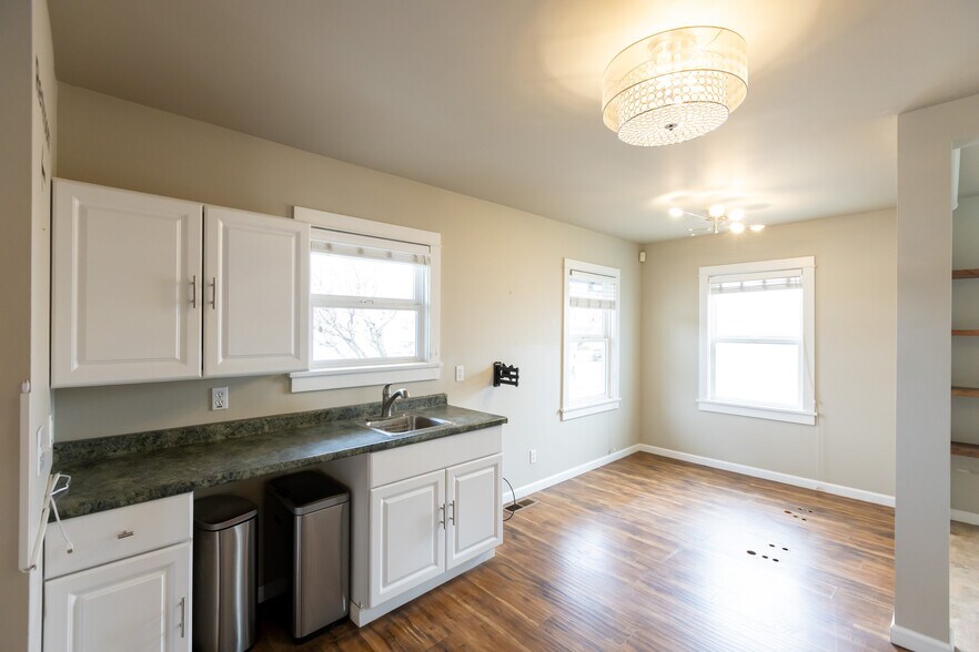 More Photos Of 1215 B St, Hood River Office For Lease