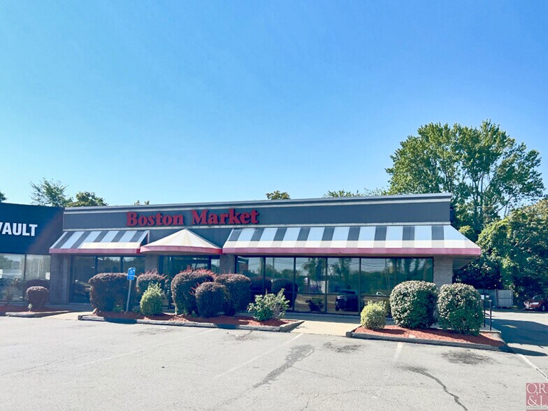 More Photos Of 96 Frontage Rd, East Haven Storefront For Sale