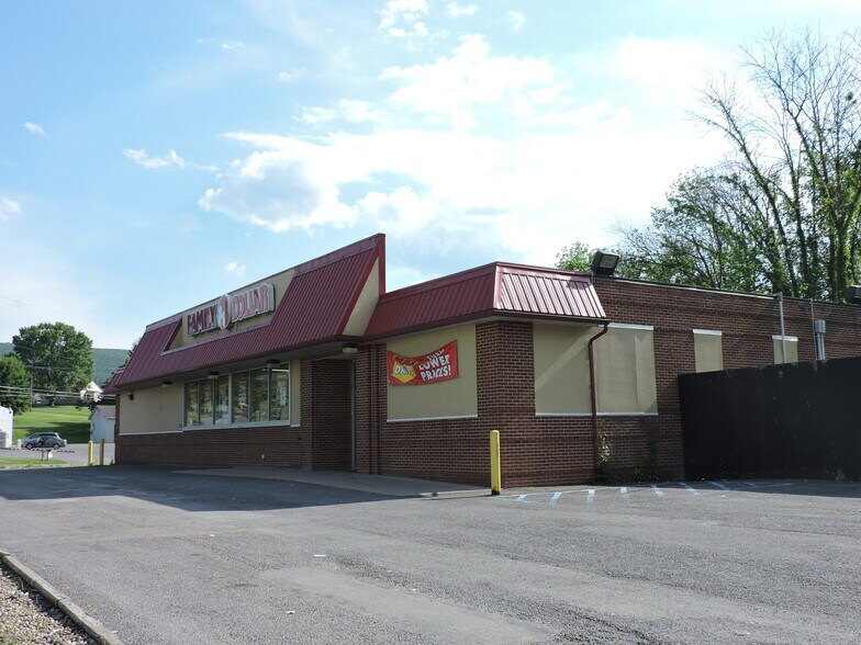 More Photos Of 204 S Wausau Rd, Middleburg General Retail For Sale