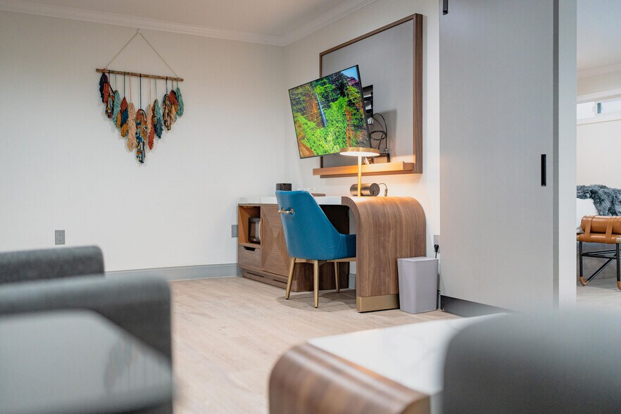 More Photos Of 1107 N Broadway, Santa Maria Hotel For Sale