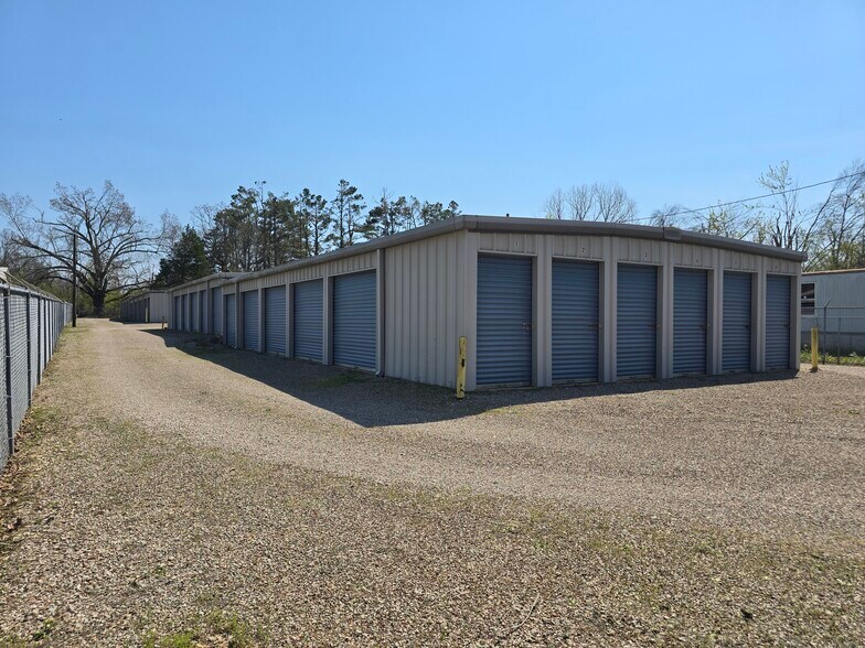More Photos Of 360 Black Pl, Savannah Self Storage For Sale