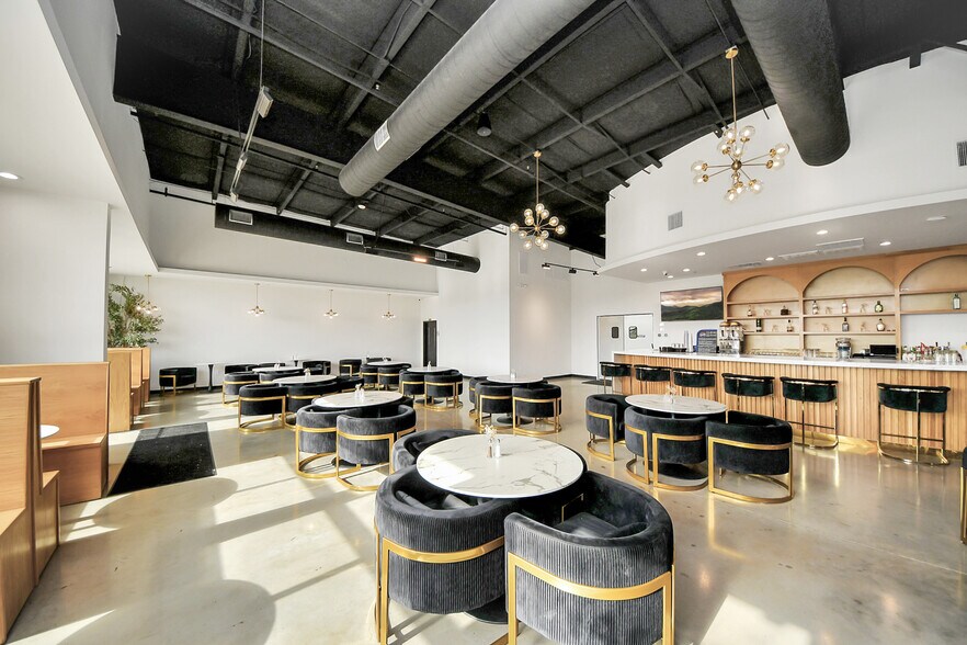 More Photos Of 30625 Kingsland Blvd, Brookshire Storefront For Sale