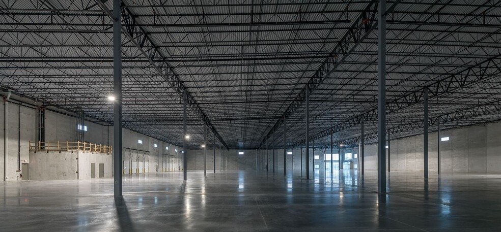 More Photos Of 2801 Galvin Dr, Elgin Warehouse For Lease