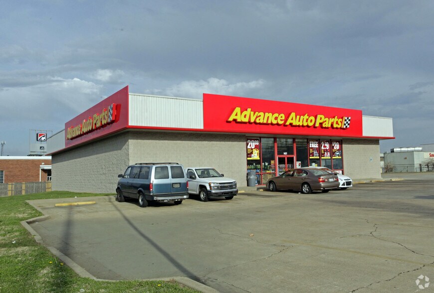 Primary Photo Of 1427 Airways Blvd, Memphis Freestanding For Lease