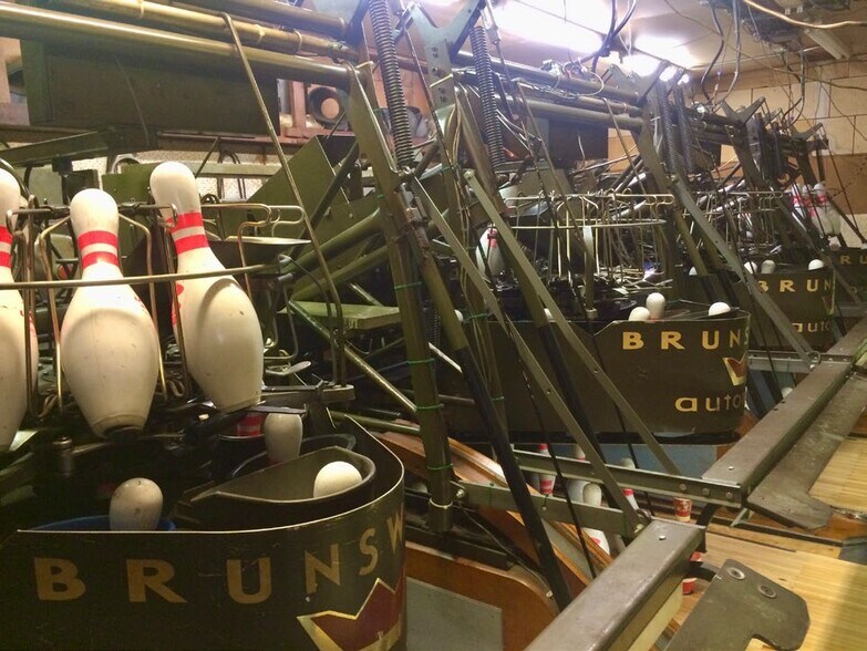 More Photos Of 1031 Mills St, Black Earth Bowling Alley For Sale