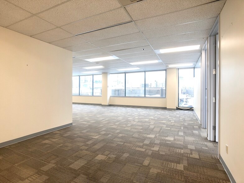 More Photos Of 5811 Cooney Rd, Richmond Office For Lease