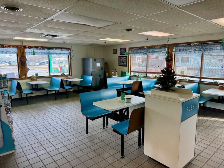 More Photos Of 203 W Main St, Drakesville Fast Food For Sale
