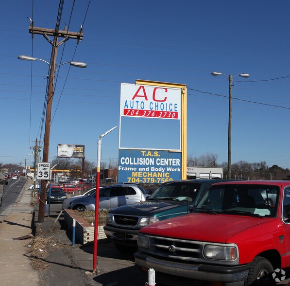 More Photos Of 2504 N Tryon St, Charlotte Warehouse For Sale