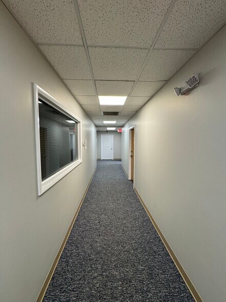 More Photos Of 6515 Clinton Hwy, Knoxville Office For Sale