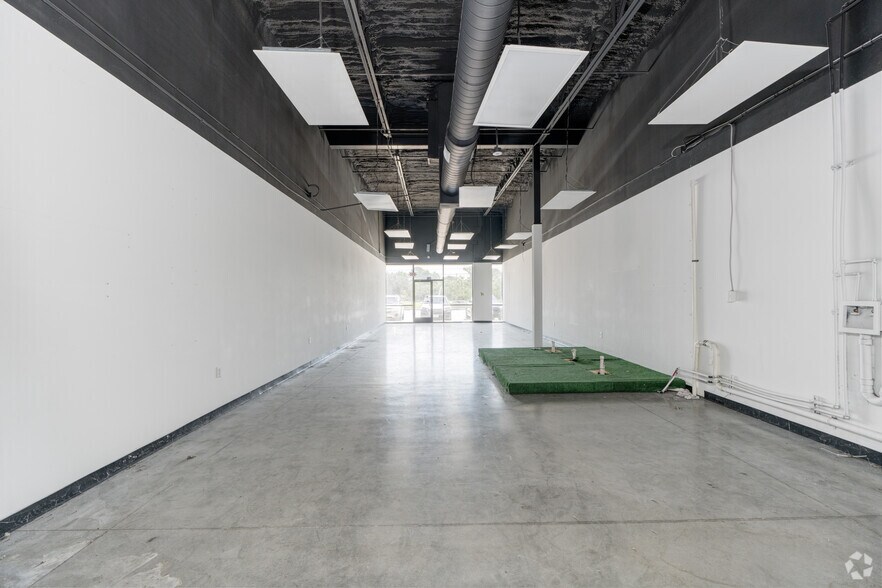 More Photos Of 10807 Huffmeister Rd, Houston Storefront Retail Office For Lease