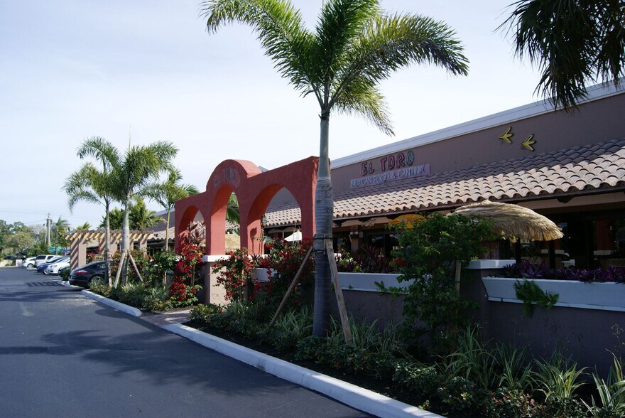 More Photos Of 1638 SE Federal Hwy, Stuart Unknown For Lease