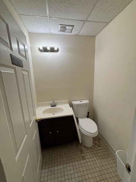 More Photos Of 1249 Mall Dr, North Chesterfield Medical For Lease