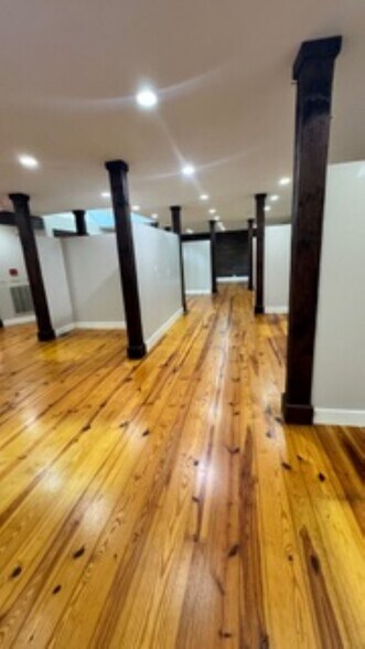 More Photos Of 116 Chantilly Ln, Maryville Medical For Sale