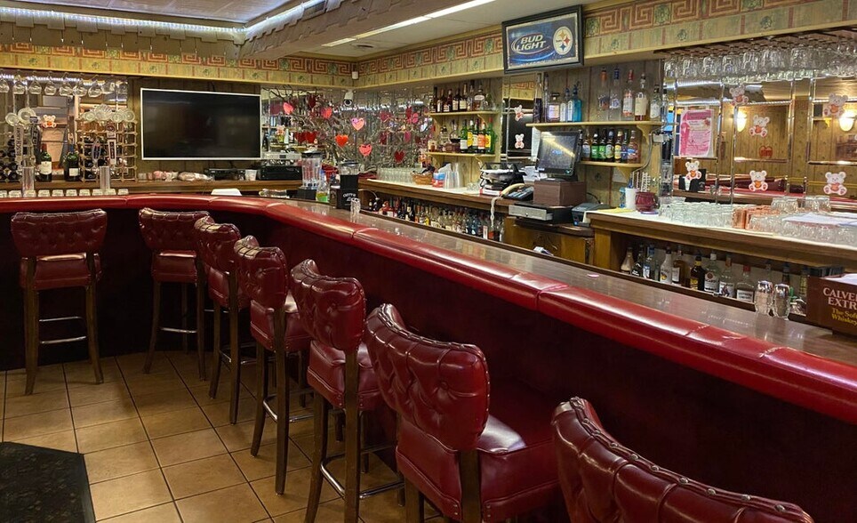 More Photos Of 17089 Boot Jack Rd, Ridgway Hotel For Sale