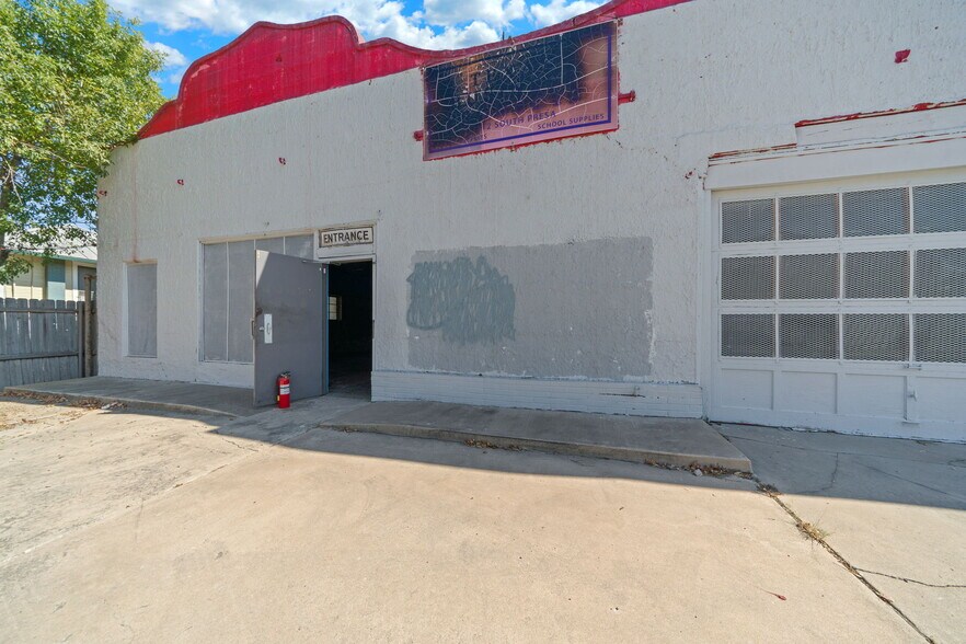 More Photos Of 1812 S Presa St, San Antonio Freestanding For Sale