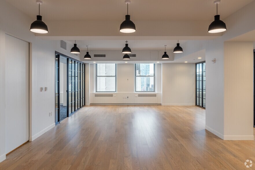 More Photos Of 595 Madison Ave, New York Office For Sale