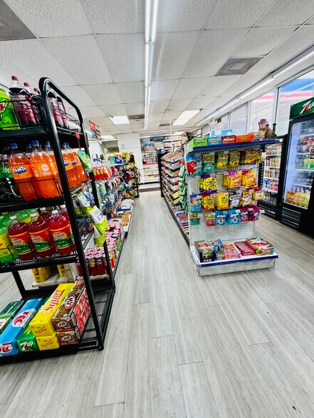 More Photos Of 13851 7th St, Dade City Service Station For Sale