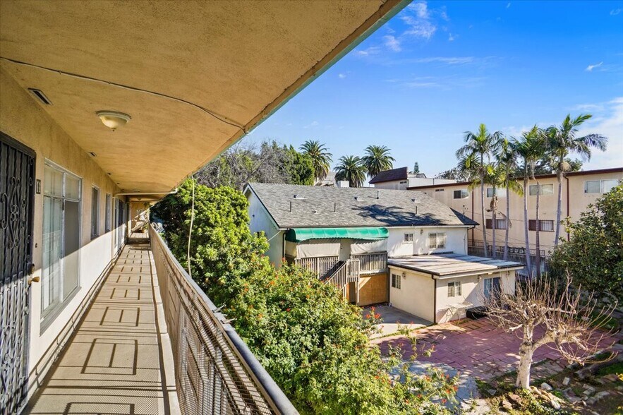 More Photos Of 543 N Ardmore Ave, Los Angeles Multifamily For Sale