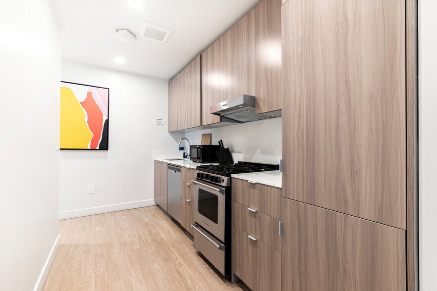 More Photos Of 1743 Butler Ave, Los Angeles Apartments For Sale