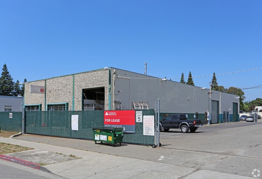 Primary Photo Of 25352 Cypress Ave, Hayward Warehouse For Lease