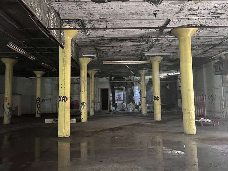 More Photos Of 690 Linden Ave, Memphis Warehouse For Sale
