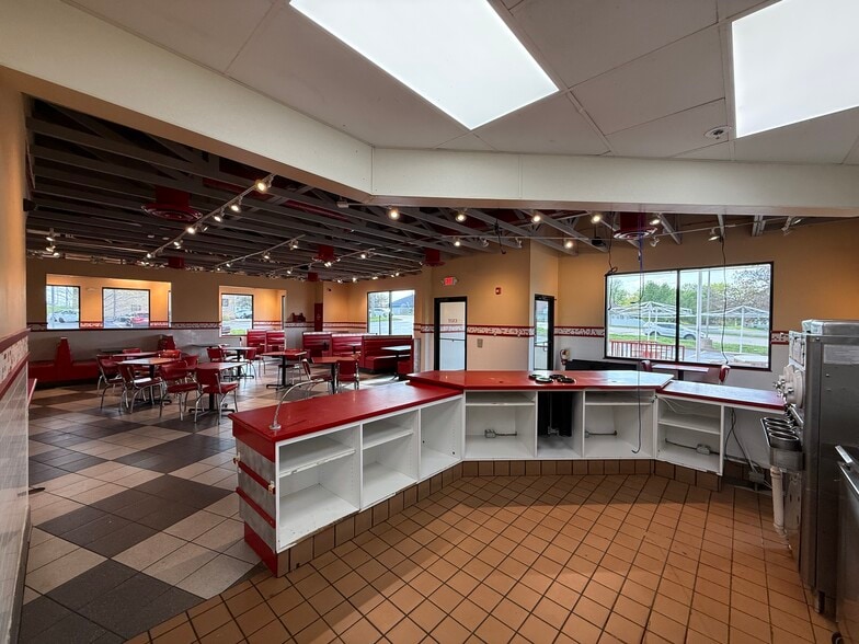 More Photos Of 1365 Jungermann Rd, Saint Peters Restaurant For Sale
