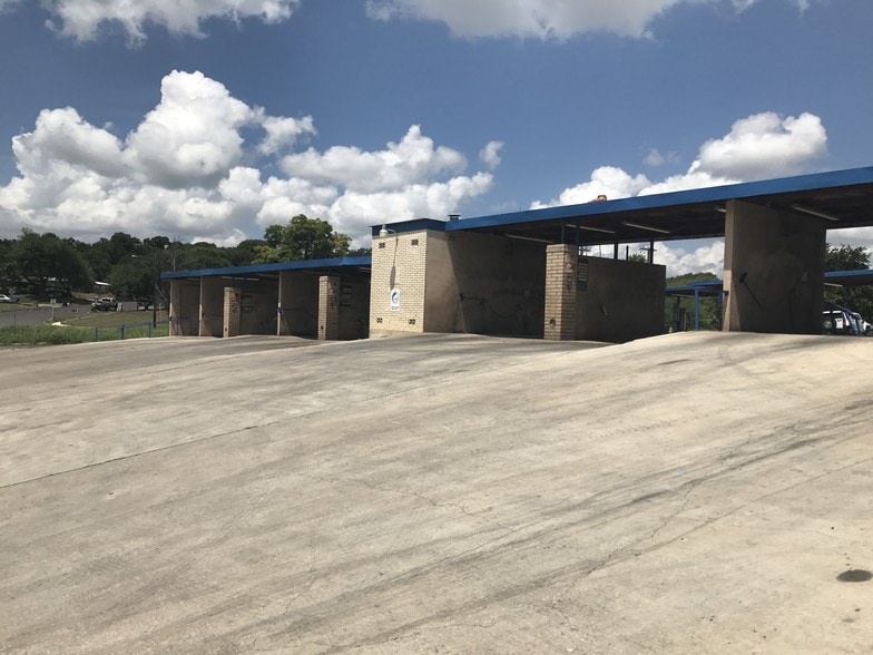 Primary Photo Of 115 W Glenview Dr, San Antonio Carwash For Sale