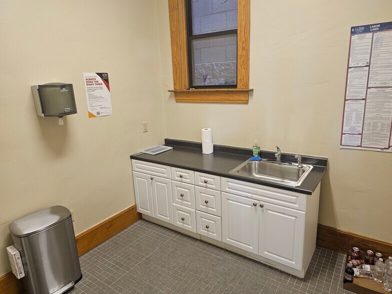 More Photos Of 2 S Main St, Coalville Loft Creative Space For Lease