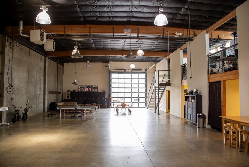 More Photos Of 15230 NE 92nd St, Redmond Industrial For Sale