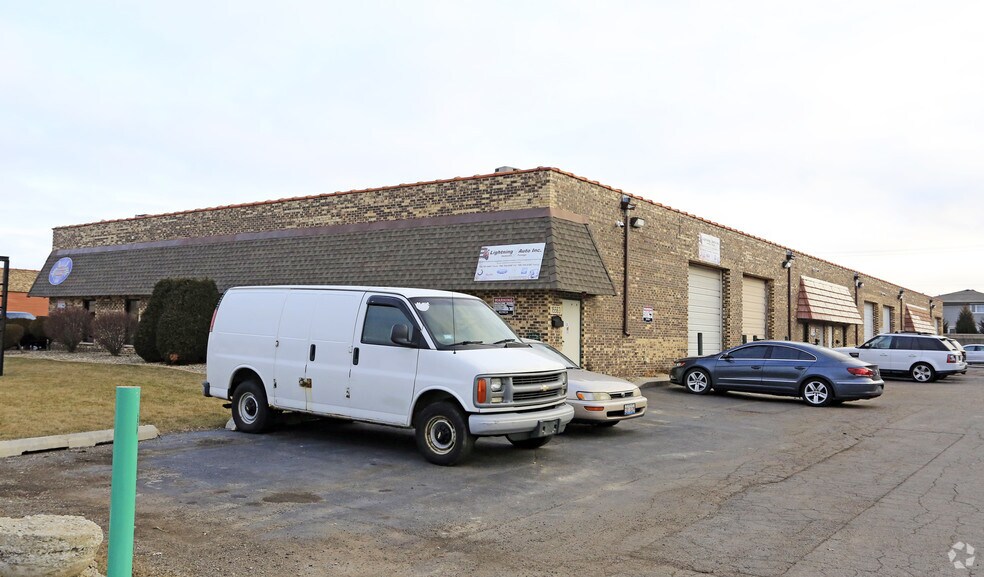 Primary Photo Of 15545-15622 S 70th Ct, Orland Park Warehouse For Lease