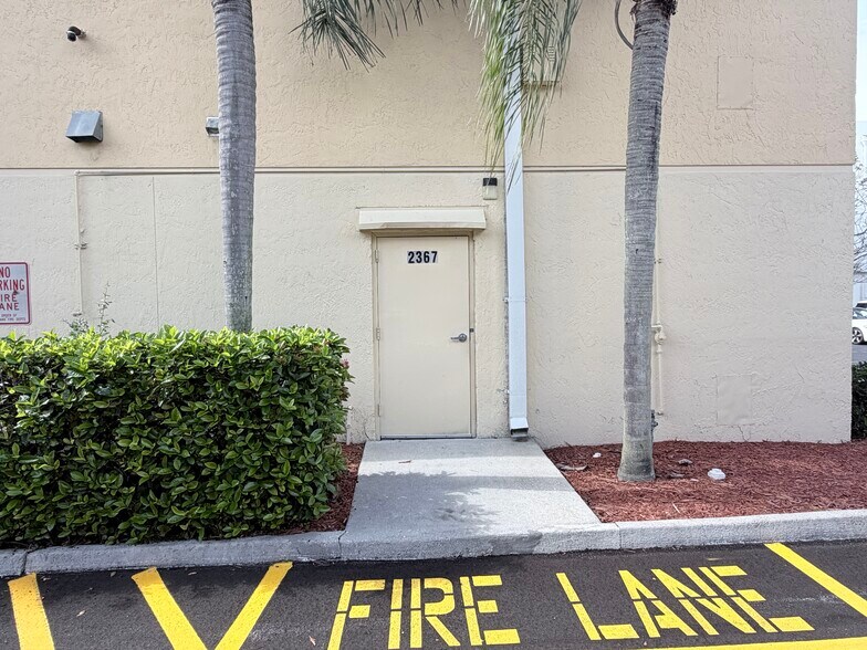 More Photos Of 2359-2367 N University Dr, Coral Springs Unknown For Lease