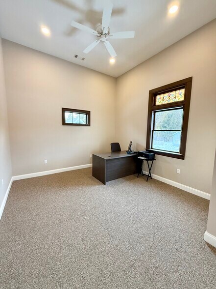 More Photos Of 475 College Hwy, Southwick Office For Sale