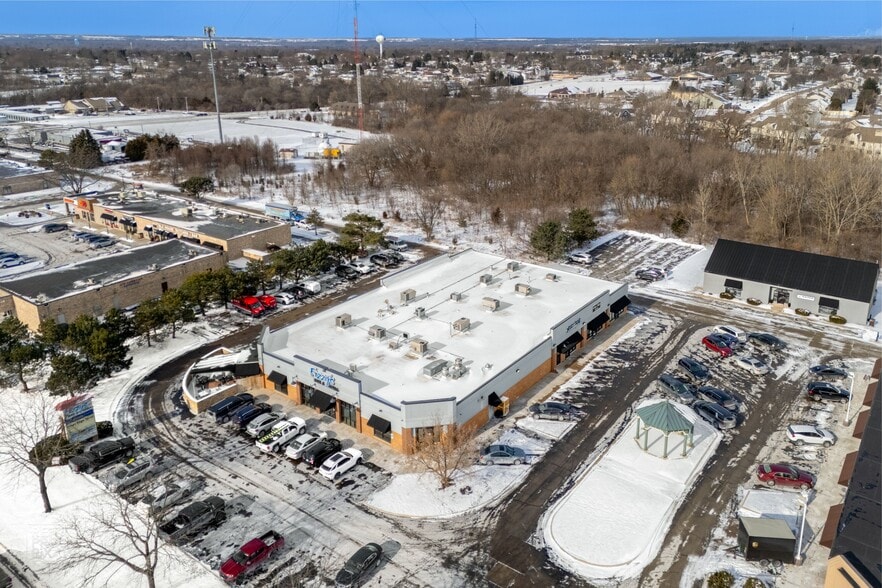 More Photos Of 6246 E Riverside Blvd, Loves Park Freestanding For Sale