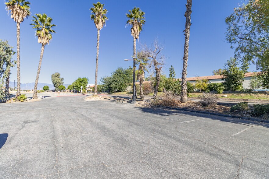 More Photos Of 1431 E Washington St, Colton Restaurant For Sale