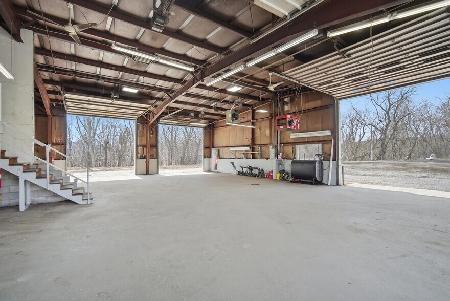 Primary Photo Of 14 Easthampton Rd, Northampton Warehouse For Lease